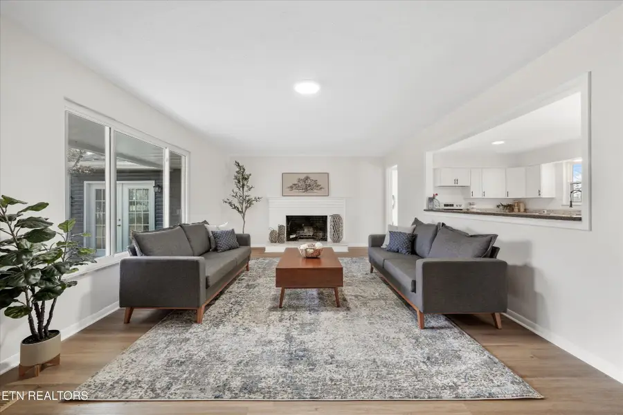 5817 Stoneleigh Rd, Knoxville, TN 37912 - #2