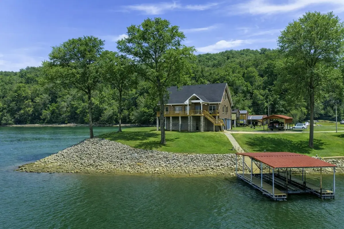 600 River Rd, Clifton, TN 38425 - #1