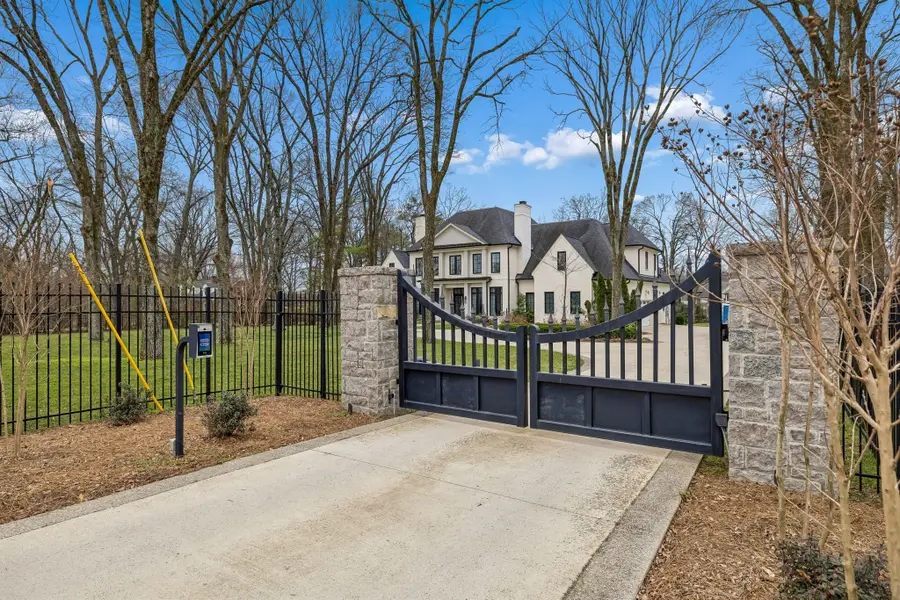 1617 Graybar Ln, Nashville, TN 37215 - #2