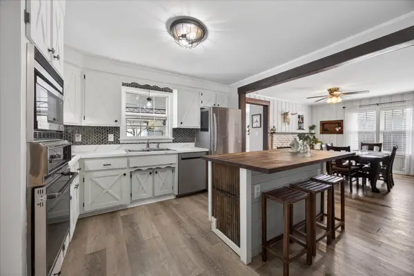 3212 Marthas Chapel Rd, Cunningham, TN 37052