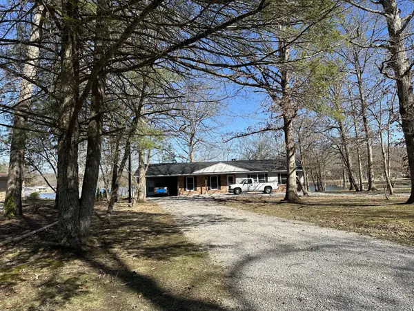 131 Pine Tree Cir, Crossville, TN 38571