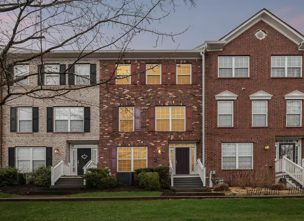 8644 Gauphin Pl, Nashville, TN 37211