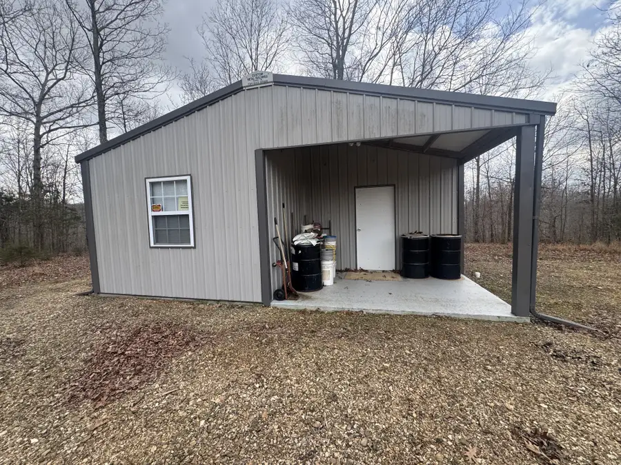 323 Graham Rd, Cumberland City, TN 37050 - #2