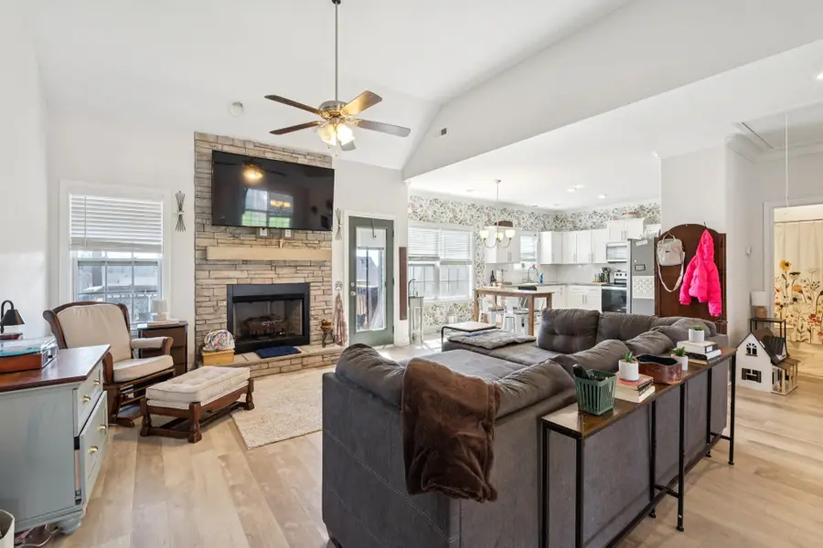 1568 Ellie Piper Cir, Clarksville, TN 37043 - #2