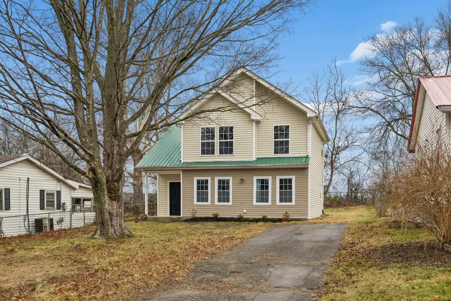 421 Shelby St, Clarksville, TN 37042 - #2