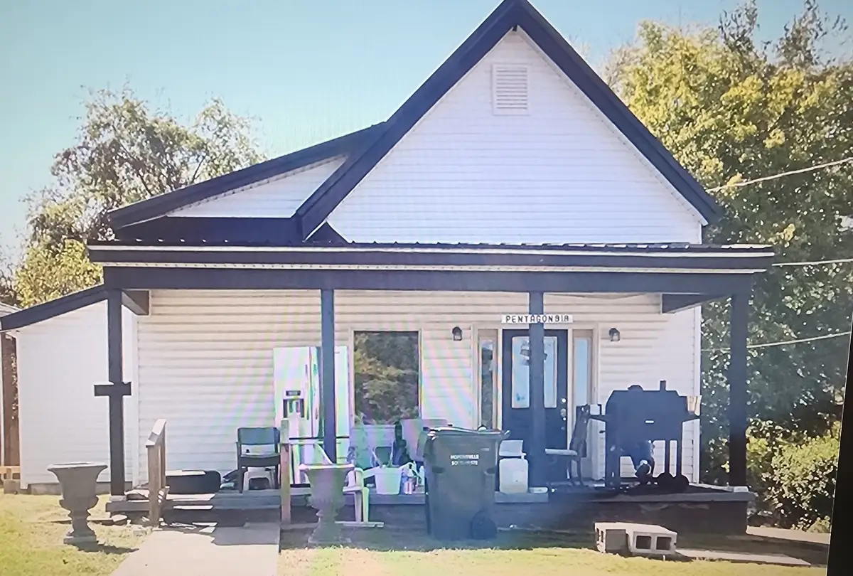 919 E 9th St, Hopkinsville, KY 42240 - #1