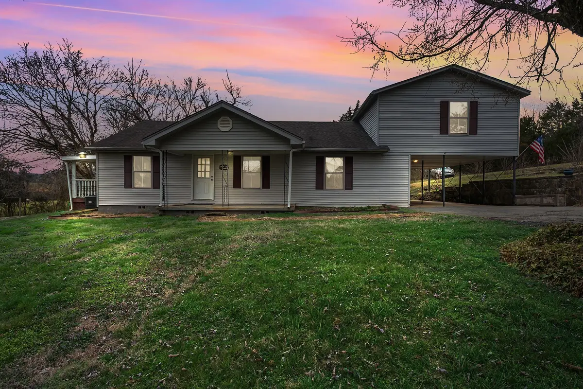 7207 Lewisburg Hwy, Pulaski, TN 38478 - #1