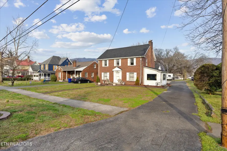 129 S Kingston Ave, Rockwood, TN 37854 - #3