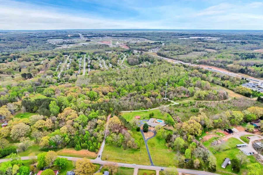 2888 Old Medina Rd, Jackson, TN 38305 - #2