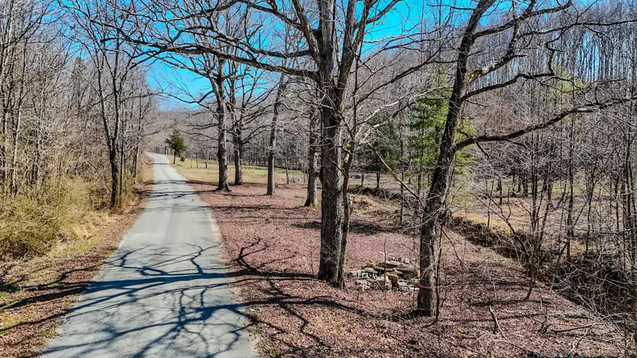 375 Roanoke Creek Rd, Collinwood, TN 38450 - #2