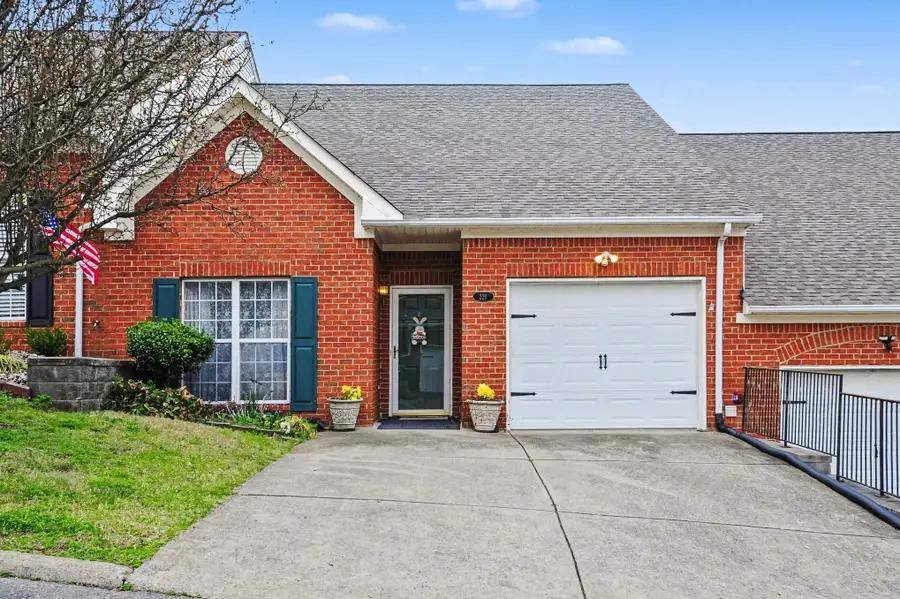 221 Wyndom Ct, Goodlettsville, TN 37072 - #2