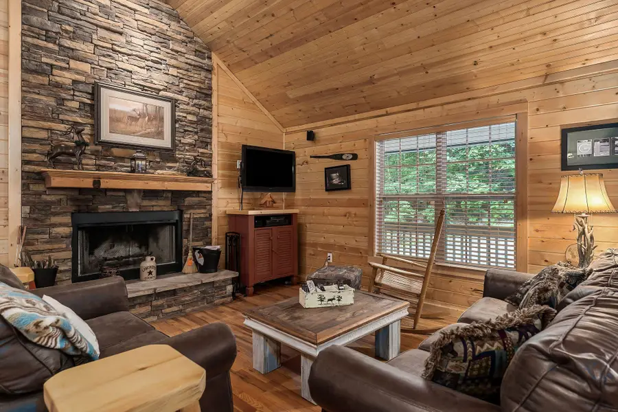 375 Lakeside Dr, Smithville, TN 37166 - #3