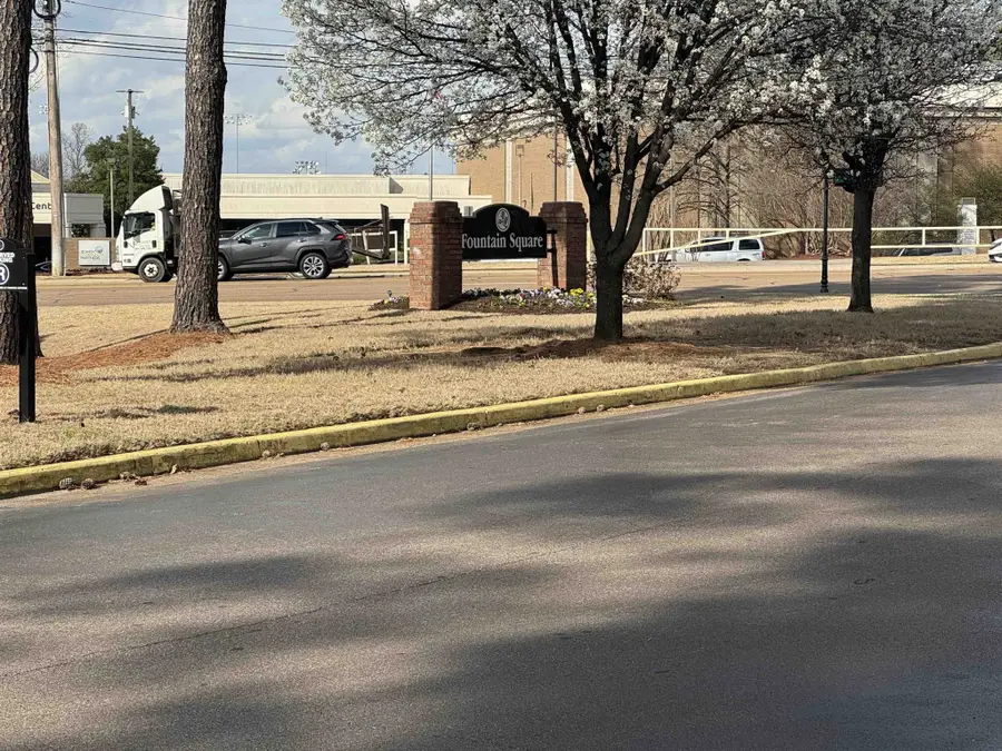 1855 W Poplar Woods Cir #305, Memphis, TN 38138 - #3