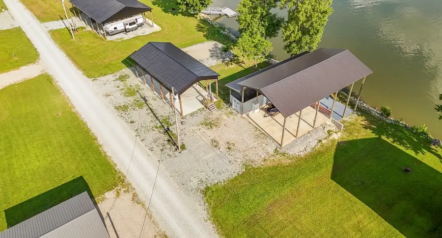 1085 Wc Pickett Rd, Clifton, TN 38425 - #2