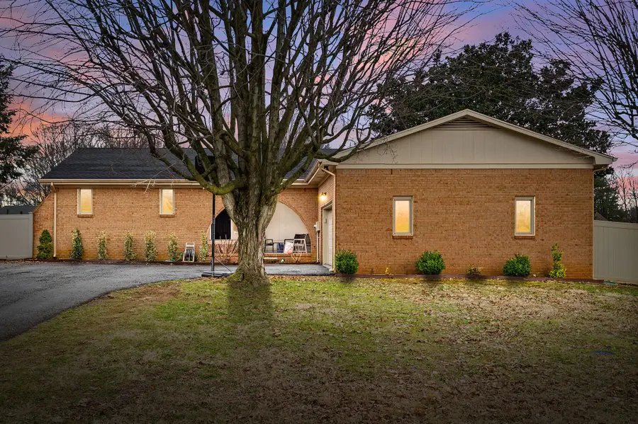 1112 Black Oak Ln, Hopkinsville, KY 42240 - #2