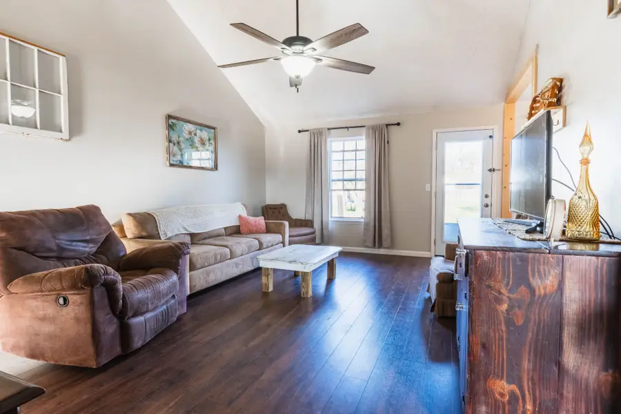 102 Elbert Ct, Christiana, TN 37037 - #3