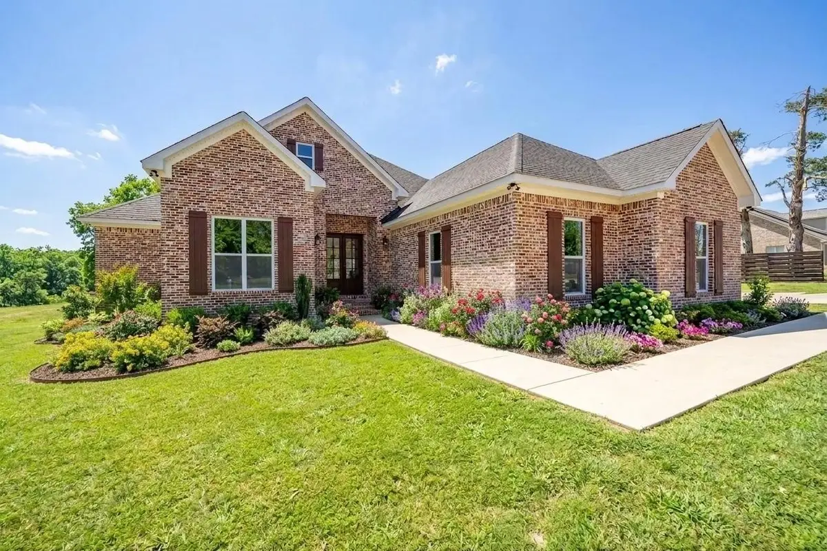 245 Fullen Ln, Savannah, TN 38372 - #1
