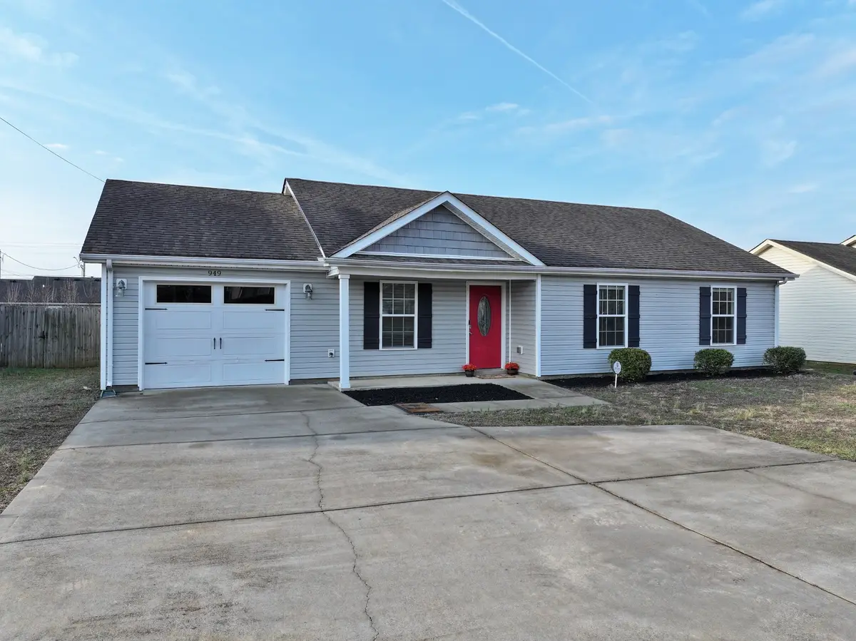 949 Hugh Hunter Rd, Oak Grove, KY 42262 - #1
