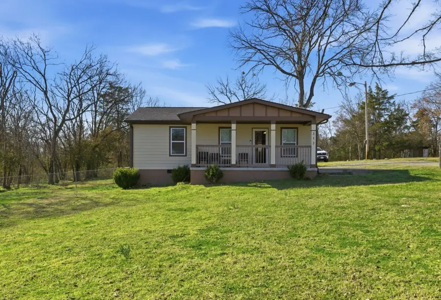 312 Farris Ave, Madison, TN 37115 - #2