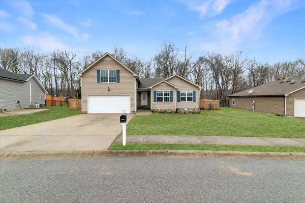 1176 Freedom Dr, Clarksville, TN 37042