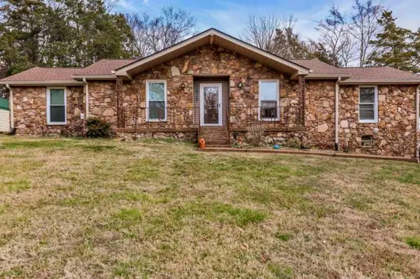 1917 Graceland Dr, Goodlettsville, TN 37072