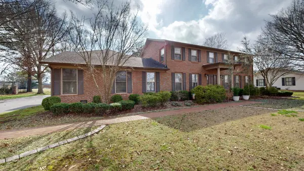 1519 Riverview Dr, Murfreesboro, TN 37129