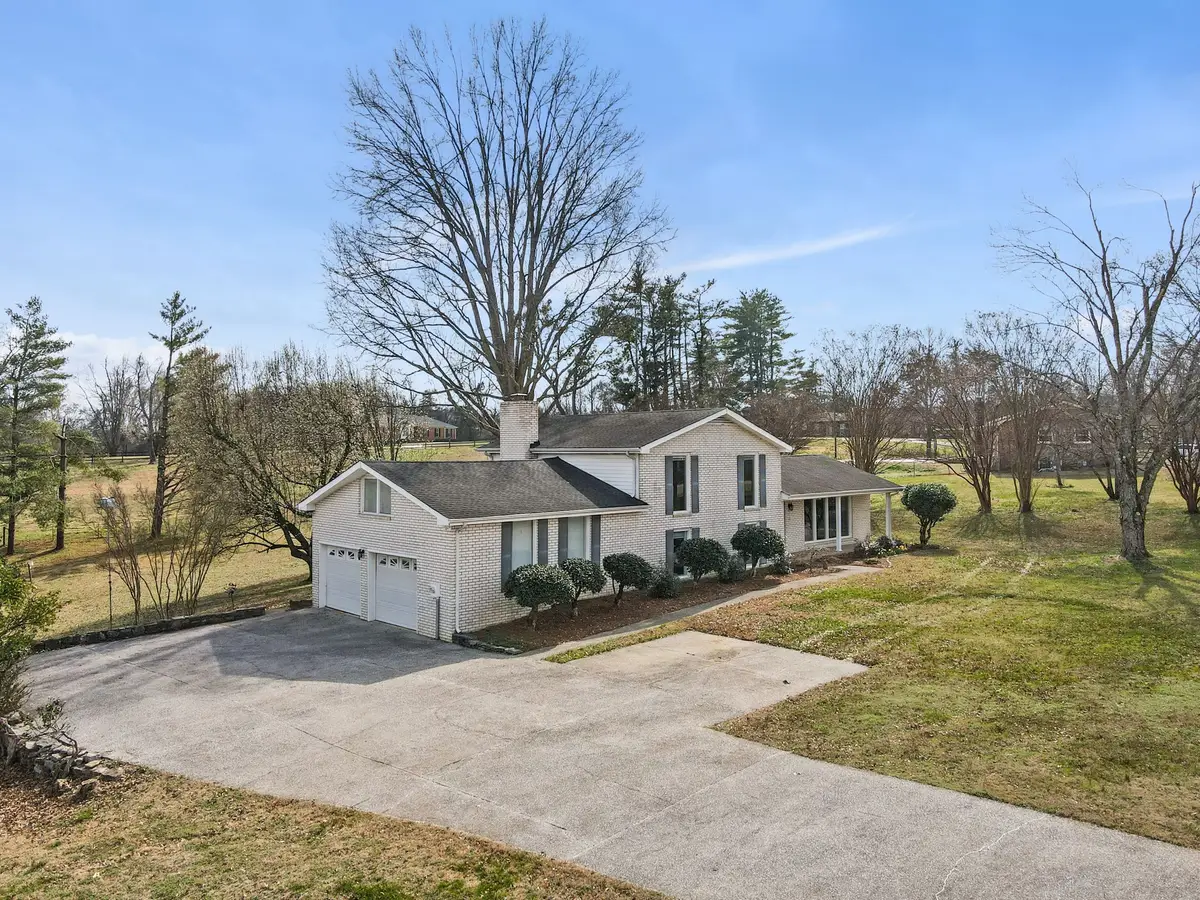 211 Forrest Lawn Dr, Mount Juliet, TN 37122 - #1