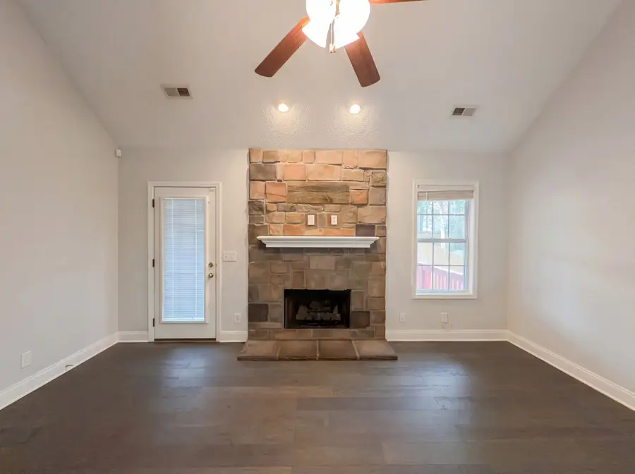 432 Leslie Wood Dr, Clarksville, TN 37040 - #3