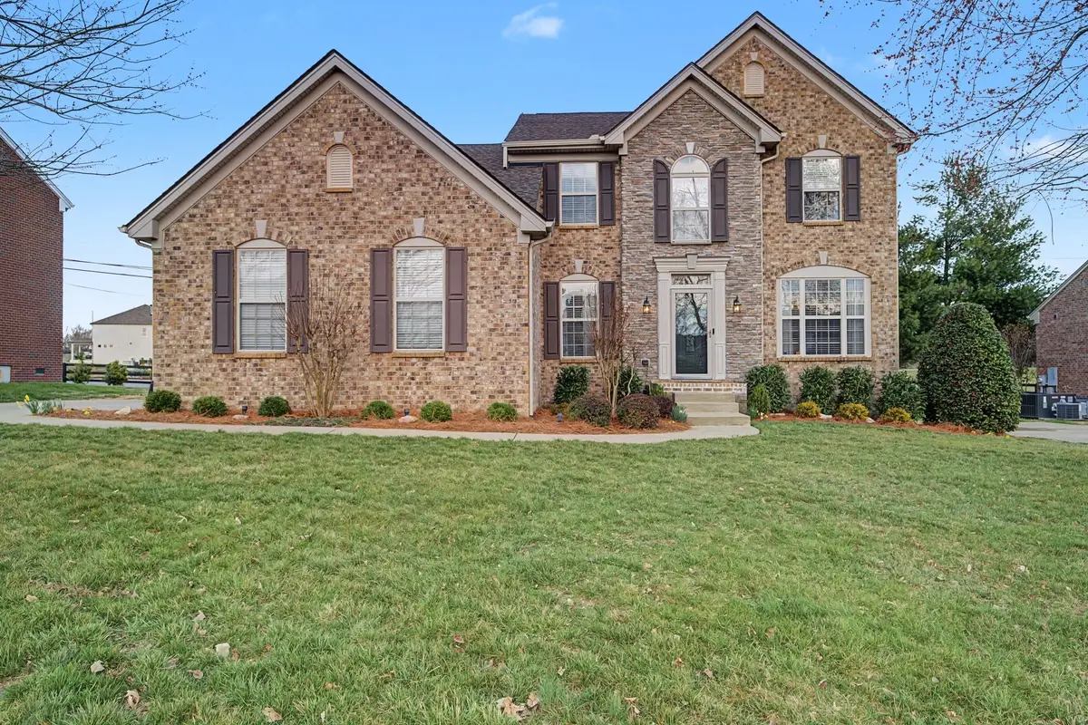 1023 Avery Trace Cir, Hendersonville, TN 37075 - #1