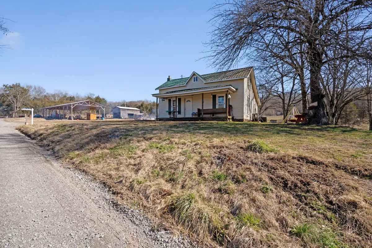 448 Holder Branch Ln, Hartsville, TN 37074 - #1