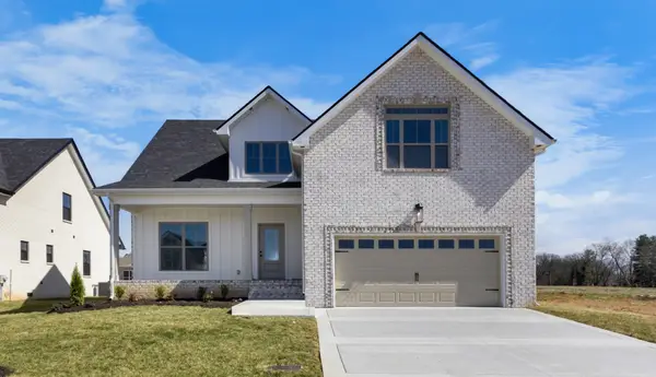 109 Aspen Pine Dr, Clarksville, TN 37043