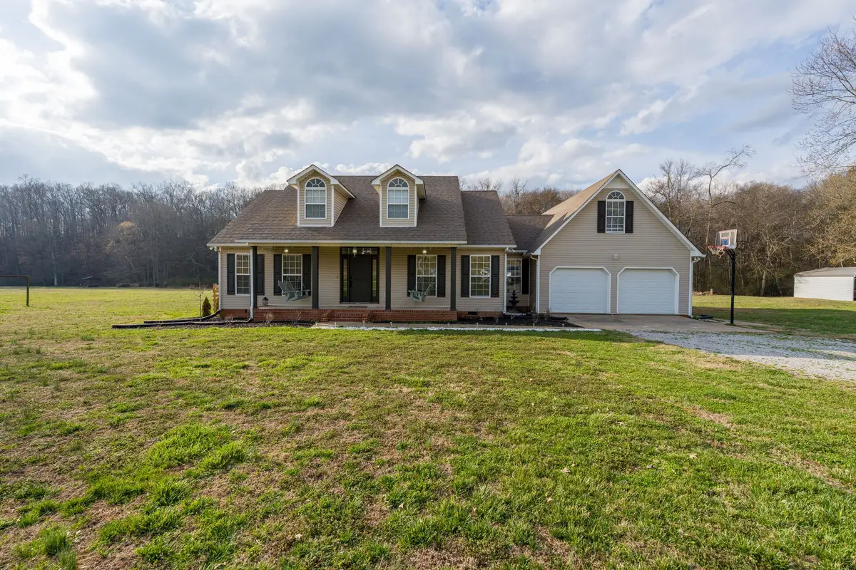 801 Cherokee Hills Dr, Loretto, TN 38469 - #1