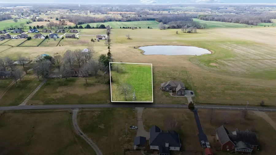 760 N Russell St, Portland, TN 37148 - #2