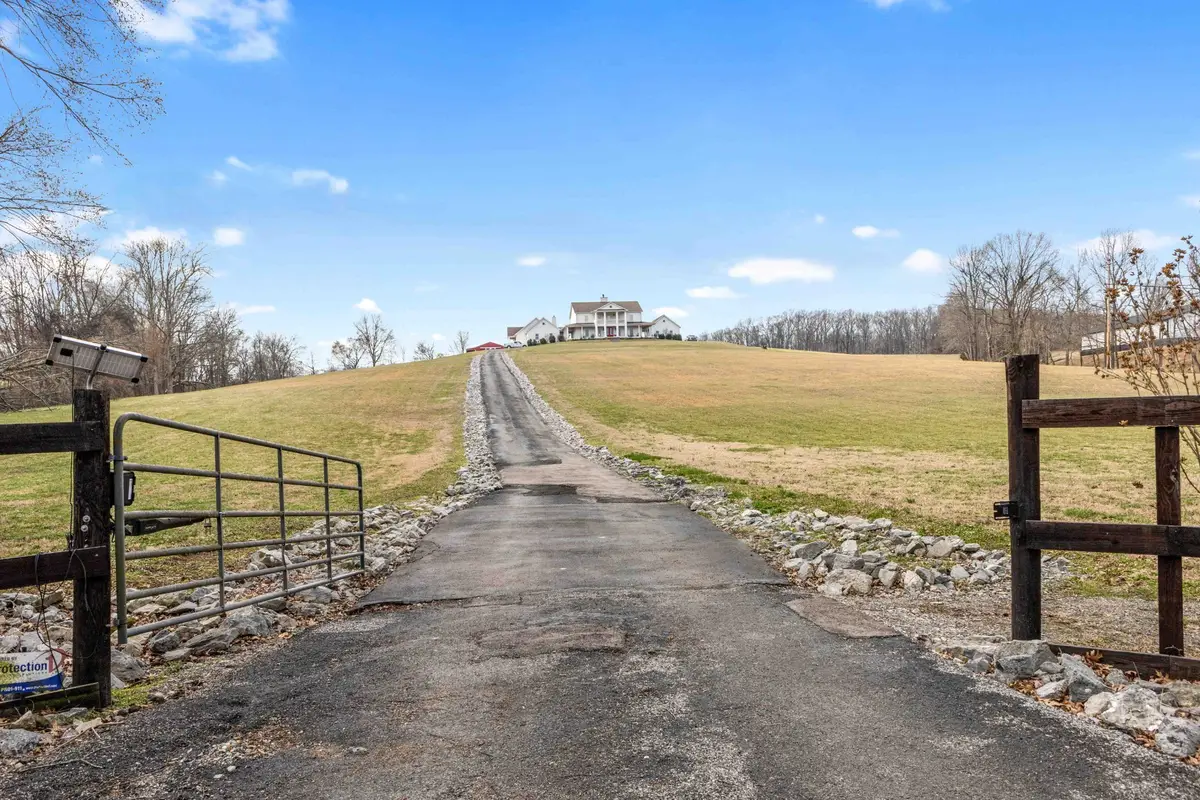 1103 Rogues Fork Rd, Bethpage, TN 37022 - #1