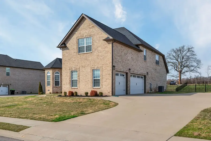 313 Clarabelle Ln, Clarksville, TN 37040 - #3