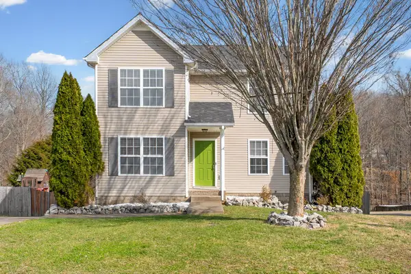 2817 Sharpie Dr, Clarksville, TN 37040