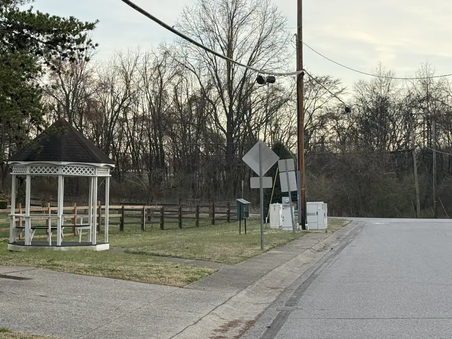 2712 Penn Meade Dr, Nashville, TN 37214 - #2