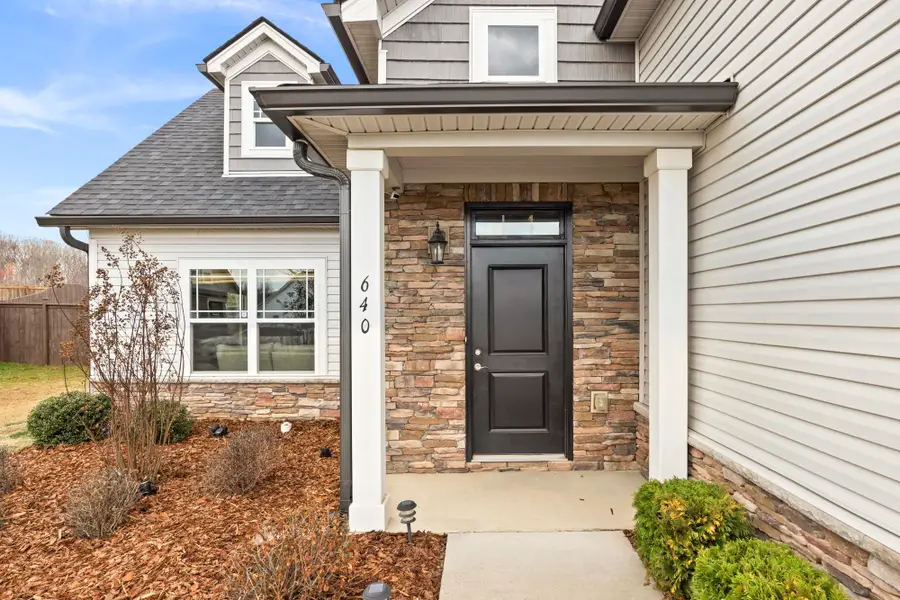 640 Whirlaway Dr, Burns, TN 37029 - #2