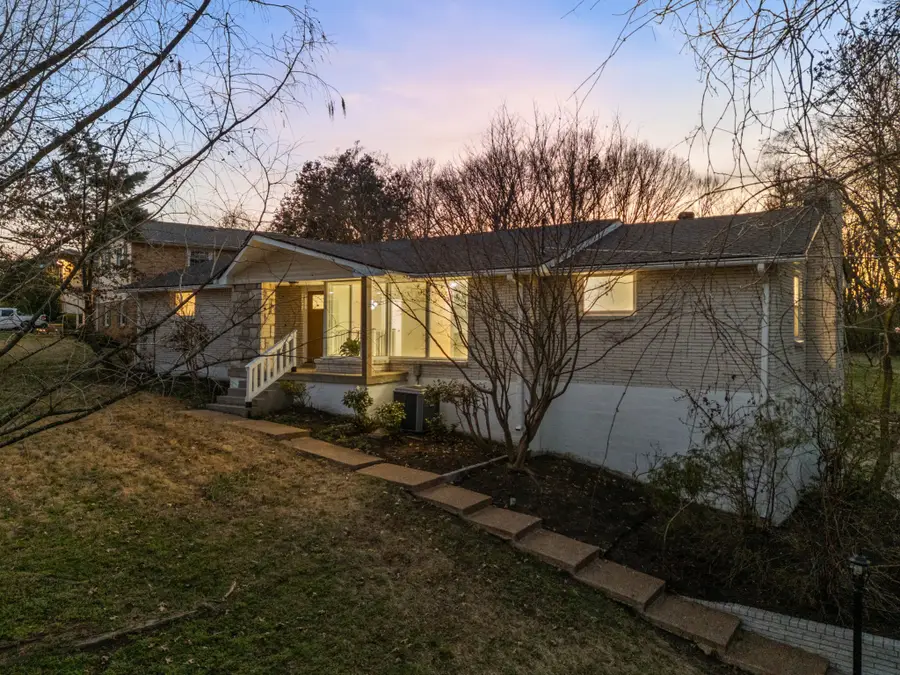 136 Roberta Dr, Hendersonville, TN 37075 - #2