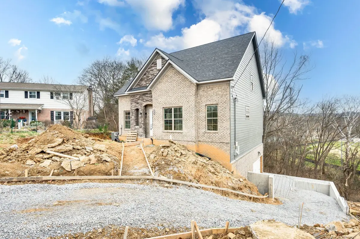 701 Harpeth Knoll Ct, Nashville, TN 37221 - #1