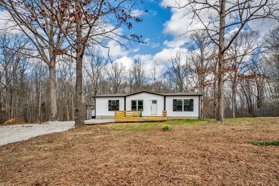 8130 Oak Springs Rd, Nunnelly, TN 37137 - #2