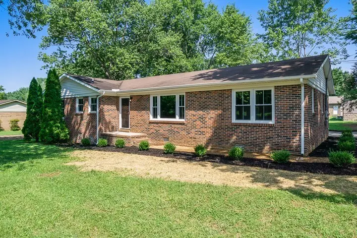 814 Chickasaw Trl, McMinnville, TN 37110 - #2