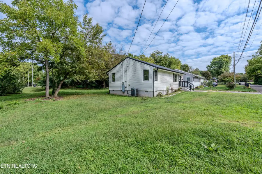 2407 Upland Ave, Knoxville, TN 37917 - #3