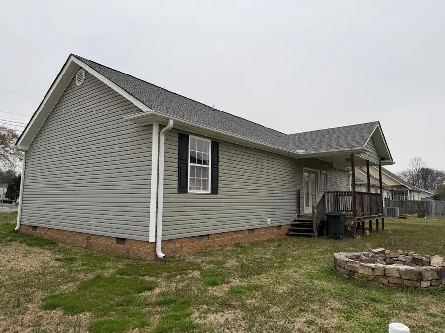 411 W 2nd St, Jasper, TN 37347 - #3