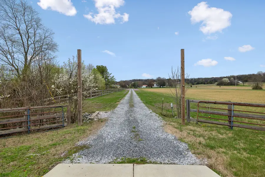 3685 Hartsville Pike, Castalian Springs, TN 37031 - #3