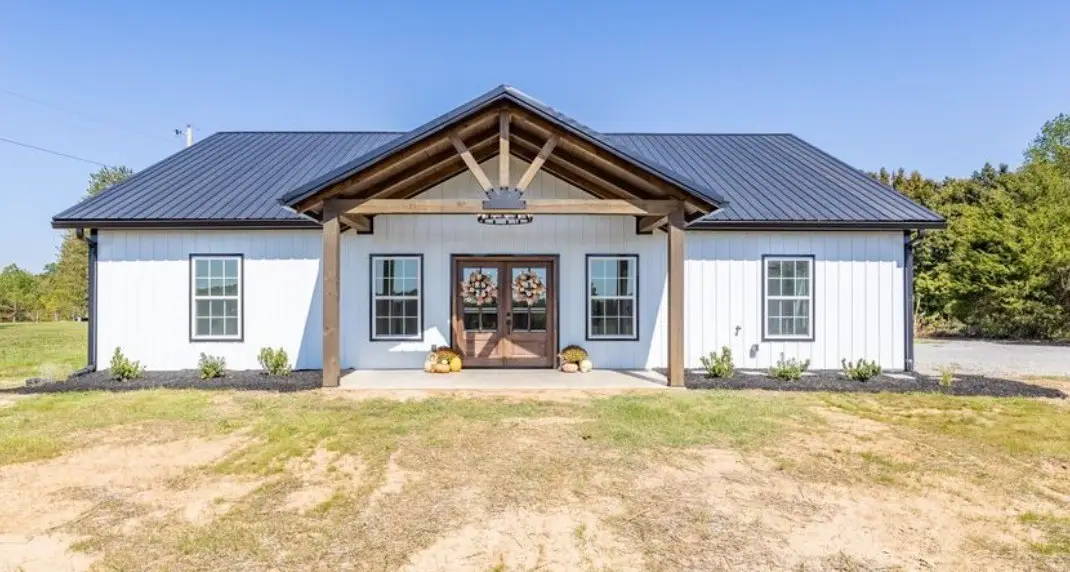 2404 Summer Oaks Cir, Summertown, TN 38483 - #1