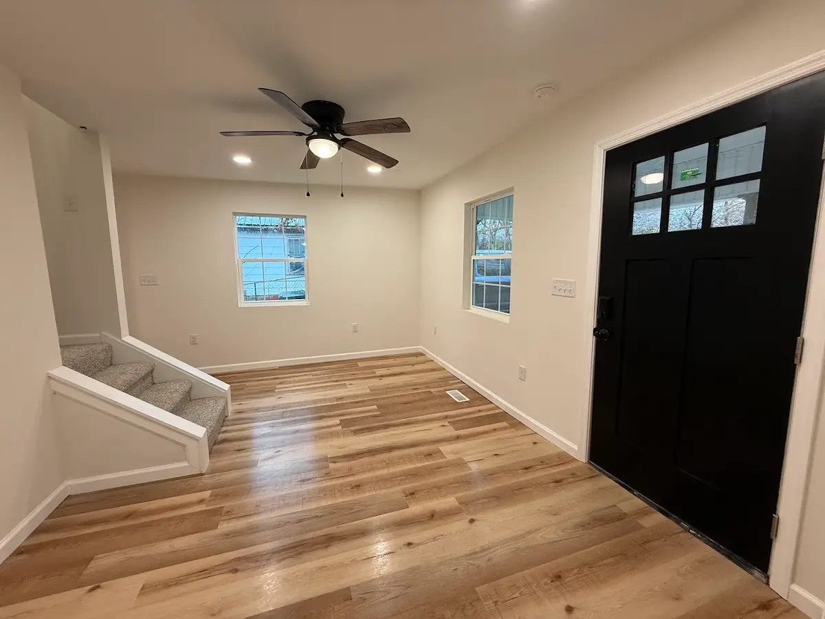 402 W Railroad St, Dickson, TN 37055 - #1