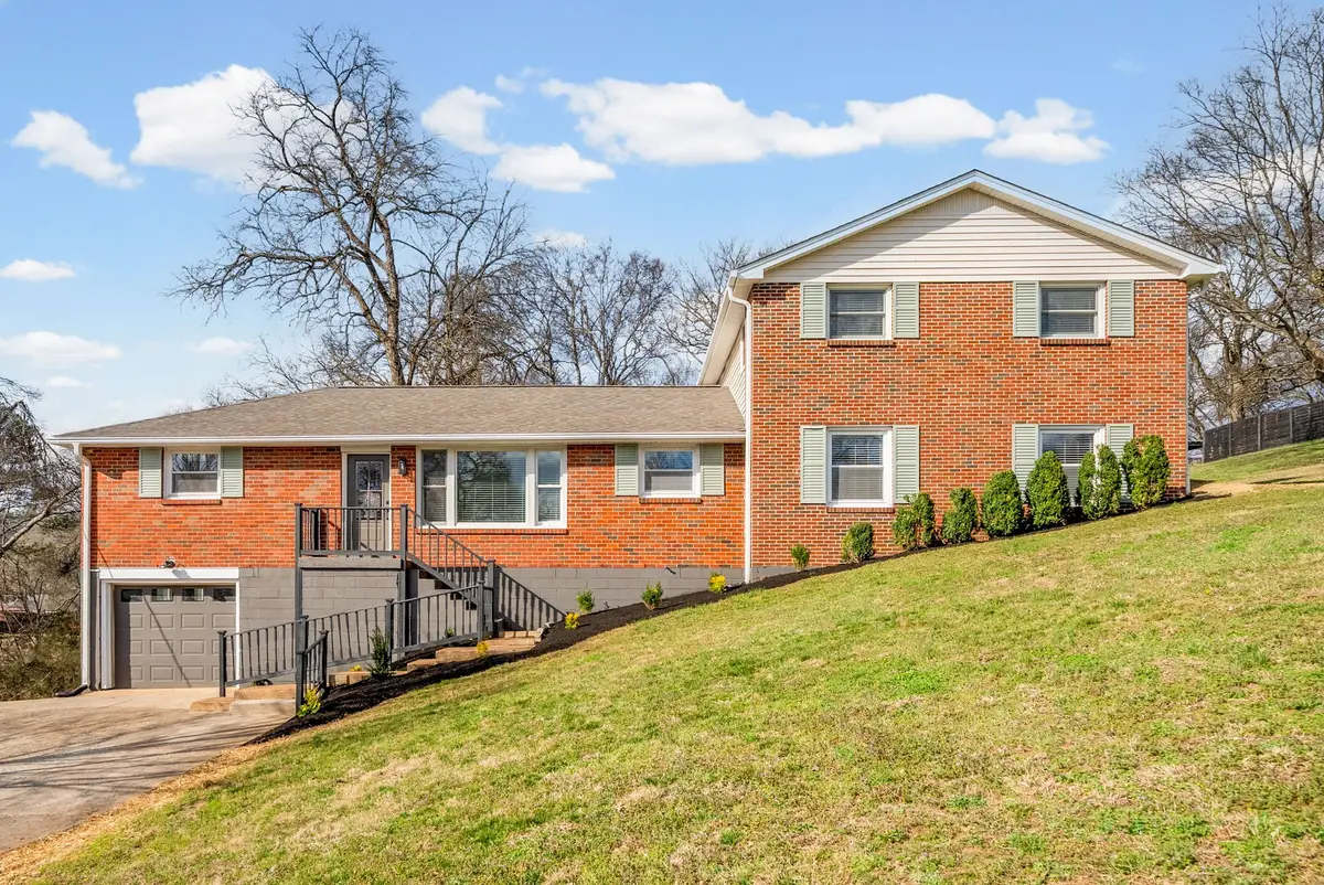 1320 Bellshire Dr, Nashville, TN 37207 - #1