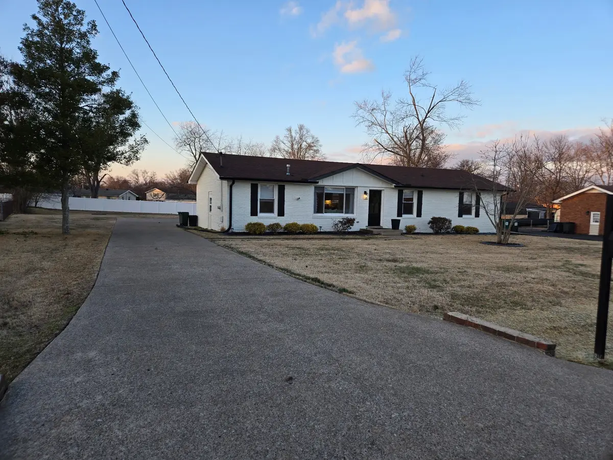 132 Neverbreak Dr, Hendersonville, TN 37075 - #1