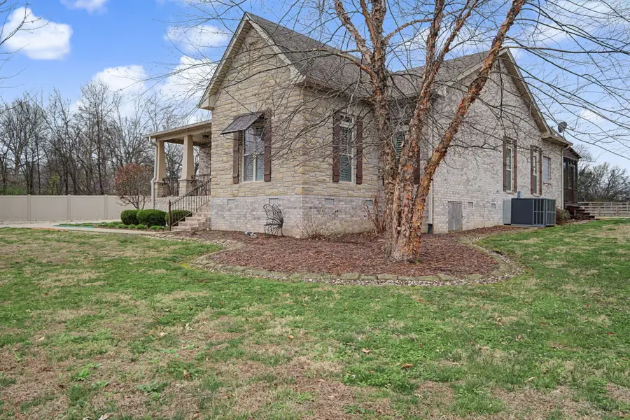 354 Bowling Branch Rd, Cottontown, TN 37048 - #2